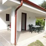 Villaggio Azzurro ביביונה