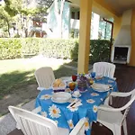 Villaggio Azzurro ביביונה
